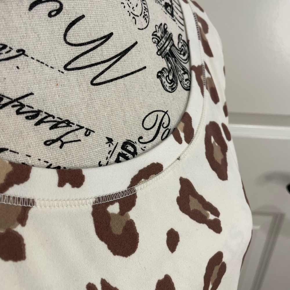 Wonderly Studio Top Size Medium - Picture 2 of 10